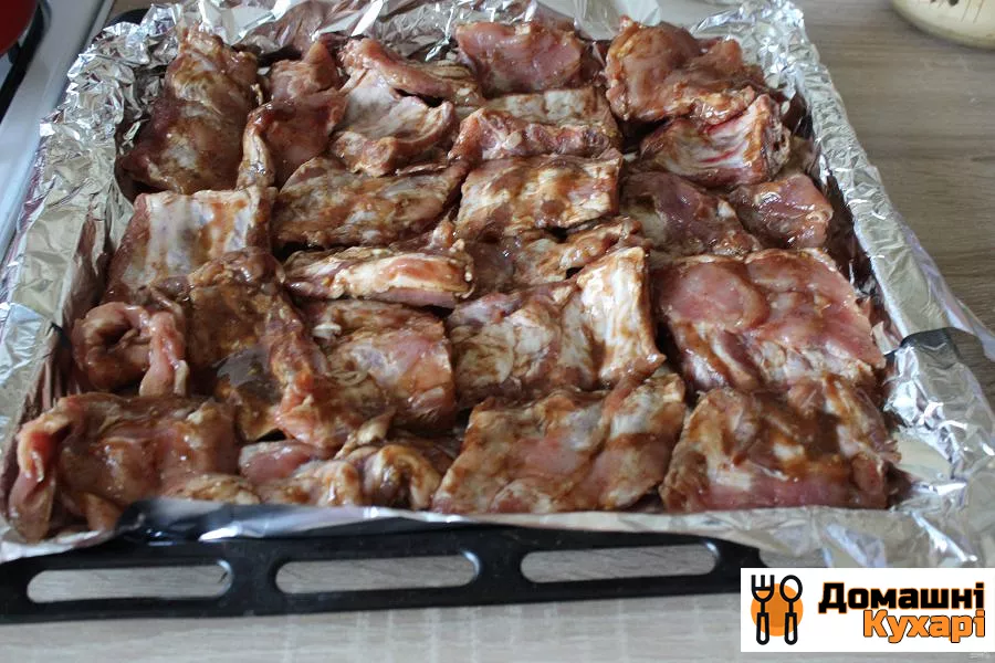 Кращий рецепт запечених свинячих реберець з маринадом, аджикою і кетчупом - фото крок 3