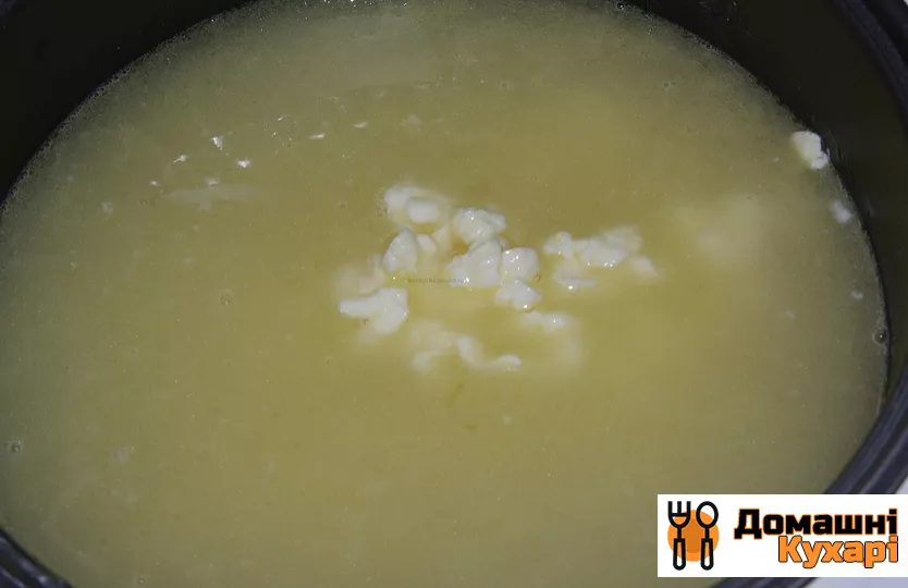 Цибулевий суп з плавленим сиром - фото крок 5