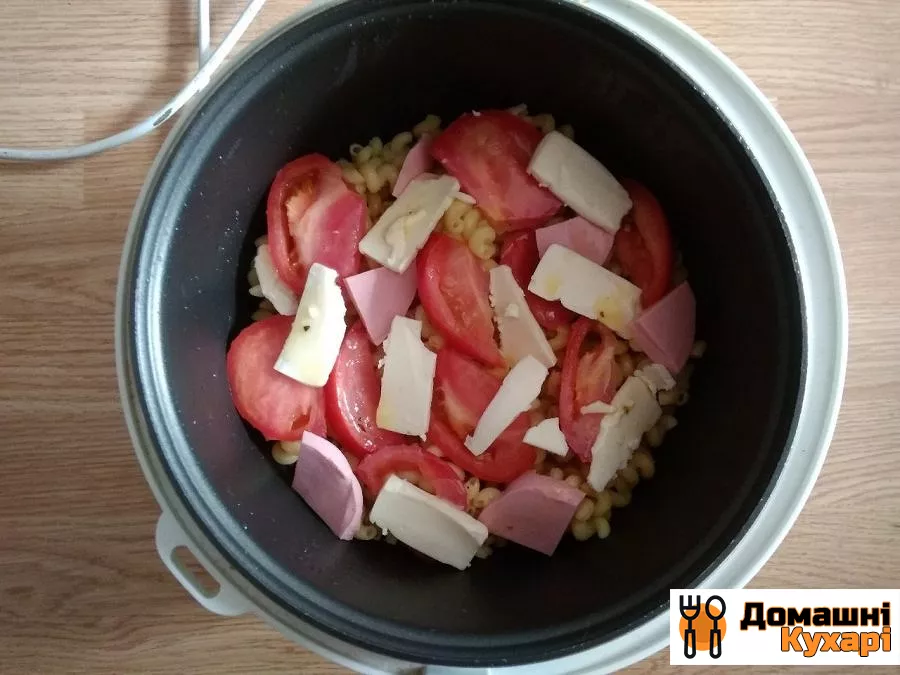 Макарони з помідорами і ковбасою в мультиварці - фото крок 5