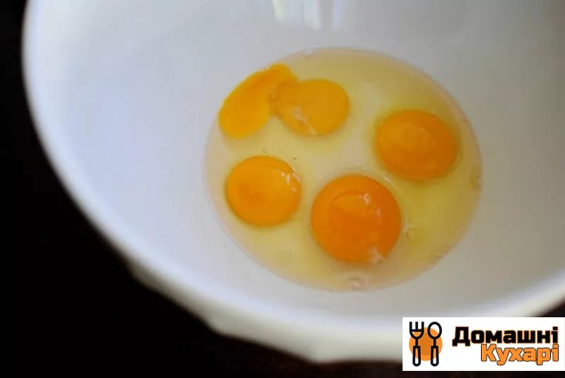 Макарони з яйцями - фото крок 1