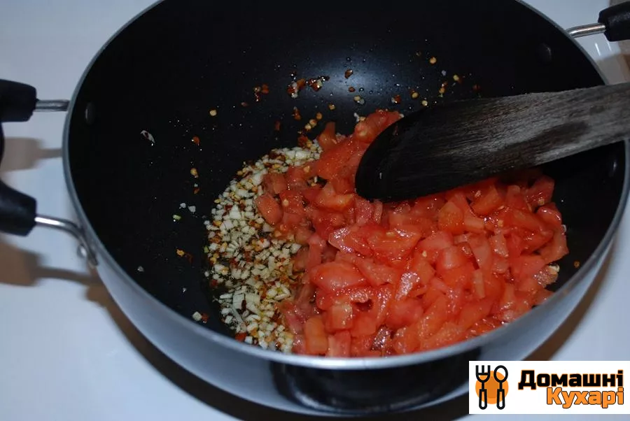 Макарони в томатним соусі - фото крок 2