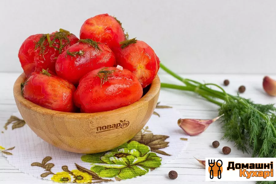Малосольні помідори швидкого приготування - фото крок 6