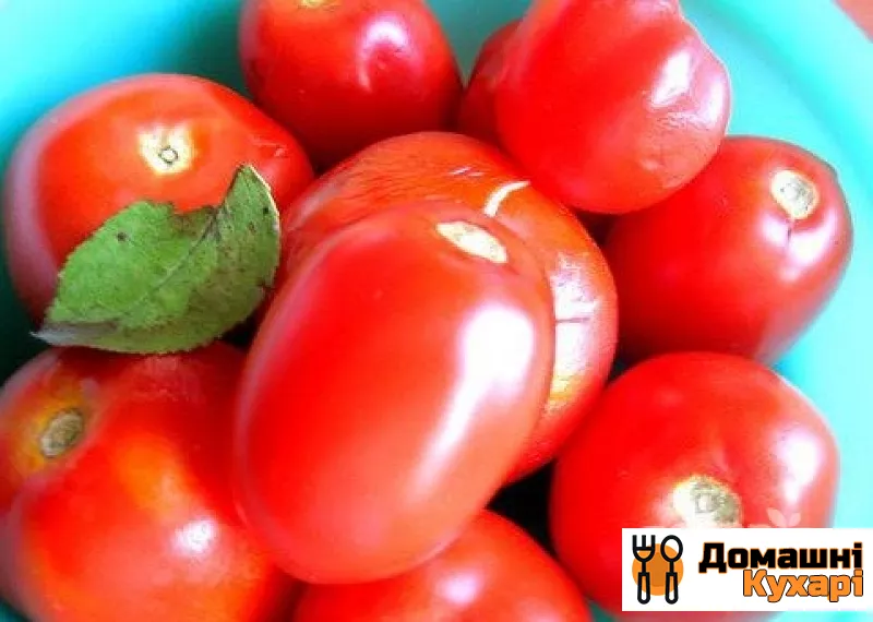 Малосольні помідори з часником і зеленню - фото крок 4