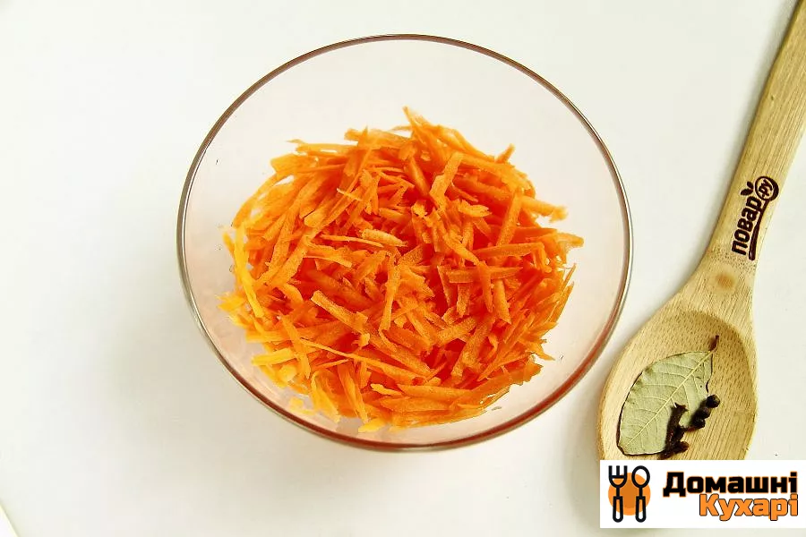 Маринований салат з огірків і моркви - фото крок 2