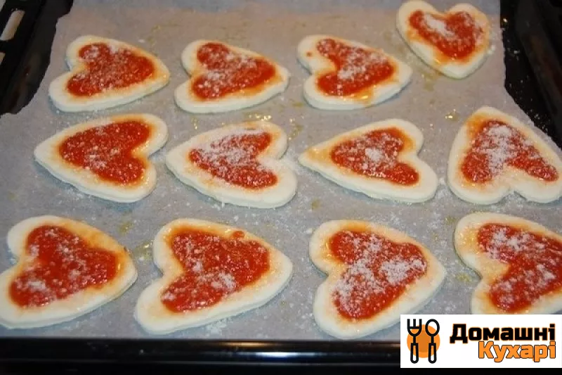 Міні-піци в формі серця на 14 лютого - фото крок 7